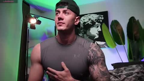 Snapshot of thomas_falcon1 chatting on February 2026 12:14:02 AM Thomas Falcon online show from February 2026 12:14:02 AM