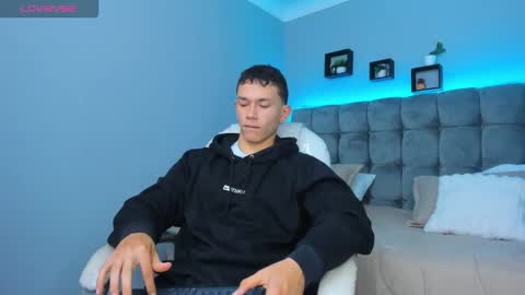 Thomas online show from December 2025 12:54:01 PM