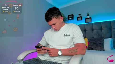 Snapshot of thomas_moon_ chatting on June 2026 01:03:01 PM Thomas online show from June 2026 01:03:01 PM