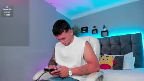 Snapshot of thomas_moon_ chatting on June 2026 01:54:02 PM Thomas online show from June 2026 01:54:02 PM