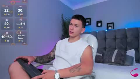 Snapshot of thomas_moon_ chatting on July 2026 01:51:02 PM Thomas online show from July 2026 01:51:02 PM