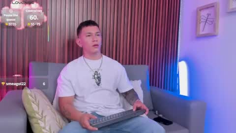 Snapshot of thomas_moon_ chatting on July 2026 02:04:02 AM Thomas online show from July 2026 02:04:02 AM