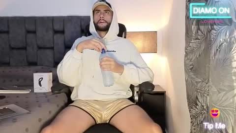 Thomas online show from October 2025 07:32:01 PM