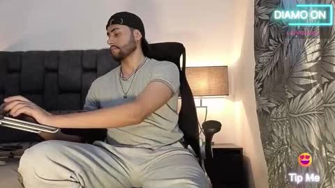 Thomas online show from December 2025 06:58:01 PM