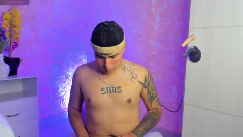 Snapshot of thomas_thundr chatting on March 2026 05:02:02 AM Thomas and Faon online show from March 2026 05:02:02 AM