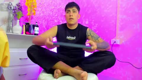 Snapshot of thomas_thundr chatting on March 2026 05:30:02 AM Thomas and Faon online show from March 2026 05:30:02 AM