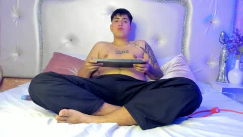 Snapshot of thomas_thundr chatting on April 2026 11:03:01 PM Thomas and Faon online show from April 2026 11:03:01 PM