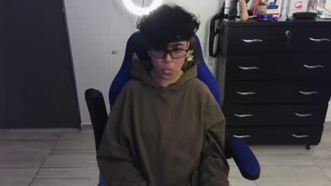 Snapshot of thomascooper_cams chatting on February 2025 10:13:01 PM VALERIA online show from February 2025 10:13:01 PM