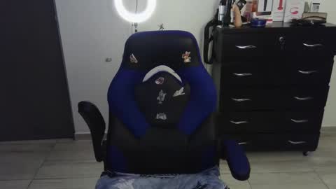 Snapshot of thomascooper_cams chatting on February 2025 02:33:01 AM VALERIA online show from February 2025 02:33:01 AM