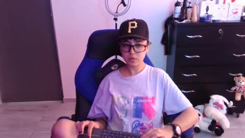 Snapshot of thomascooper_cams chatting on November 2025 07:25:01 PM VALERIA online show from November 2025 07:25:01 PM