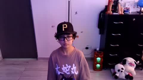Snapshot of thomascooper_cams chatting on July 2026 08:48:02 PM VALERIA online show from July 2026 08:48:02 PM