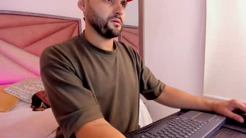 thomasdavila online show from October 2025 02:12:01 AM