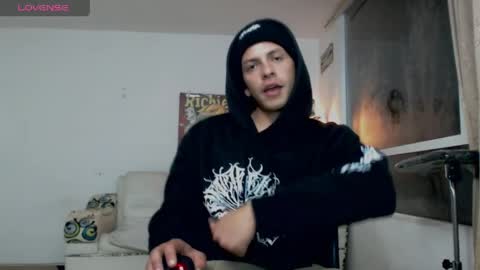 Snapshot of thomasjons chatting on May 2026 03:13:02 AM thomasjons online show from May 2026 03:13:02 AM