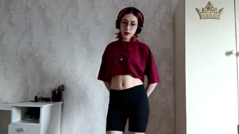 Lina online show from December 2025 08:30:01 AM