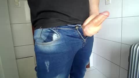 thomaz__ online show from September 2025 06:11:02 PM
