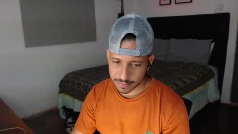 Snapshot of thommerxxx chatting on September 2025 09:06:02 PM Thom online show from September 2025 09:06:02 PM