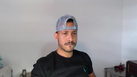 Snapshot of thommerxxx chatting on September 2025 03:49:01 PM Thom online show from September 2025 03:49:01 PM