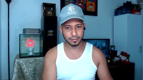 Snapshot of thommerxxx chatting on January 2026 06:46:02 PM Thom online show from January 2026 06:46:02 PM