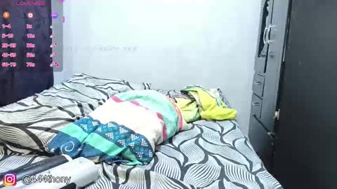 thonyxxx_ online show from September 2025 05:20:01 AM