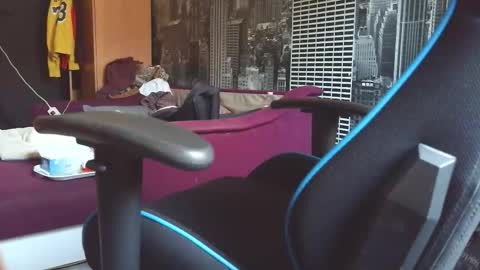 threshemmet online show from November 2025 08:28:01 AM