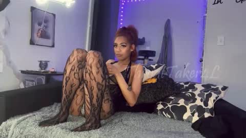 Snapshot of throattaker4l_ chatting on May 2026 03:26:01 AM ThroatTaker4l online show from May 2026 03:26:01 AM