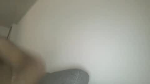 Snapshot of throwawayyourgun chatting on September 2025 06:46:01 PM Luka online show from September 2025 06:46:01 PM