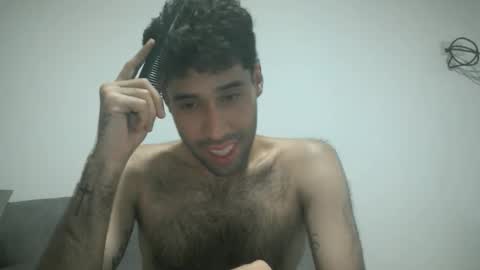 Snapshot of throwawayyourgun chatting on December 2025 06:37:02 PM Luka online show from December 2025 06:37:02 PM