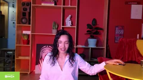 tia_j online show from February 2026 08:23:01 PM