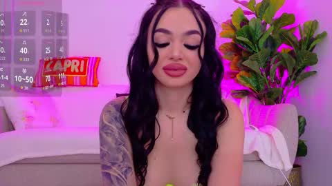 Snapshot of tiabelle chatting on November 2025 06:28:02 PM tiabelle online show from November 2025 06:28:02 PM