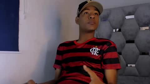 Snapshot of tiago_xxx_ chatting on October 2025 08:20:02 PM tiago_xxx_ online show from October 2025 08:20:02 PM