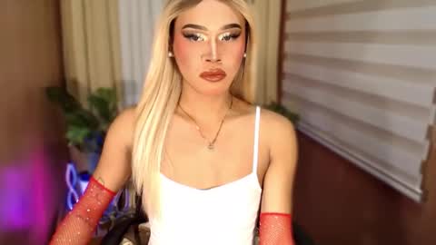 Snapshot of tiara_perezx chatting on September 2025 06:42:02 PM Sam online show from September 2025 06:42:02 PM
