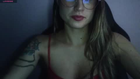 Tifanny online show from April 2026 09:39:33 PM