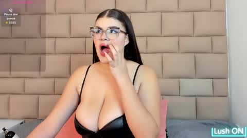 Snapshot of tifannyrosen chatting on May 2026 11:51:01 AM Tifanny online show from May 2026 11:51:01 AM