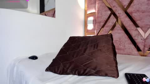 Tifanny online show from March 2025 06:30:01 PM