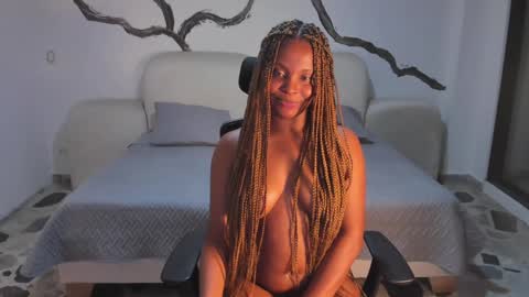 Snapshot of tifanytaylor1_ chatting on December 2024 09:00:01 AM TIFF online show from December 2024 09:00:01 AM