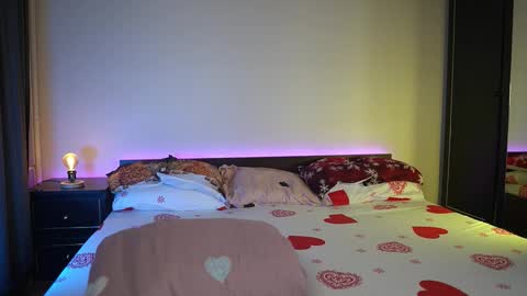 Tiffany online show from November 2025 09:58:01 PM