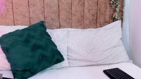 Tiffany Becker online show from October 2025 11:44:01 AM