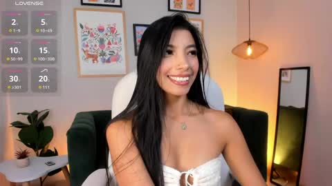 Snapshot of tiffany_low chatting on May 2026 04:58:01 PM tiffany_low online show from May 2026 04:58:01 PM