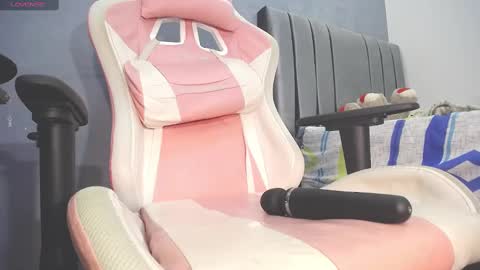 tiffany theressa online show from February 2025 06:09:02 AM