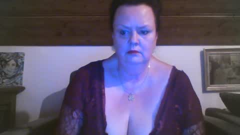 TiffanyMature online show from April 2026 08:25:02 PM