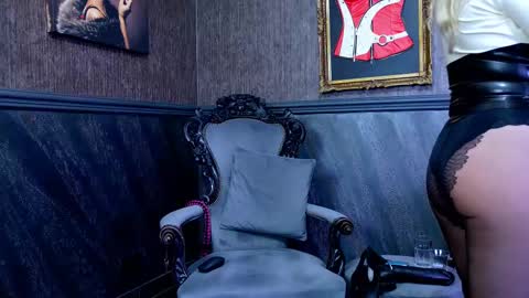 Tiffany  Sia online show from March 2025 09:44:02 AM