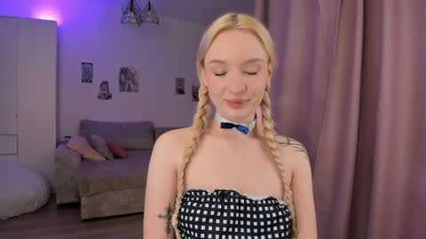 Tiffany online show from April 2026 03:28:01 AM