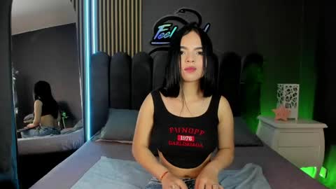 Snapshot of tiiny_fg chatting on June 2026 02:30:01 PM tiiny_fg online show from June 2026 02:30:01 PM