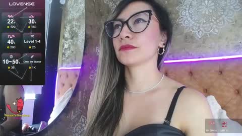 TILA TEQUILA online show from March 2025 04:03:02 PM