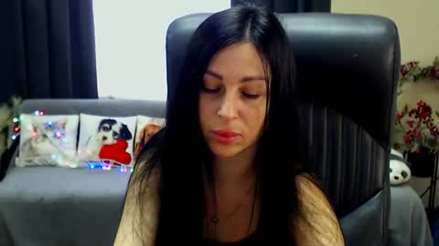 Snapshot of timeparadice chatting on June 2026 07:58:01 AM Luisa online show from June 2026 07:58:01 AM