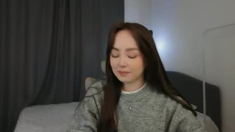 Mia online show from April 2026 01:43:02 PM