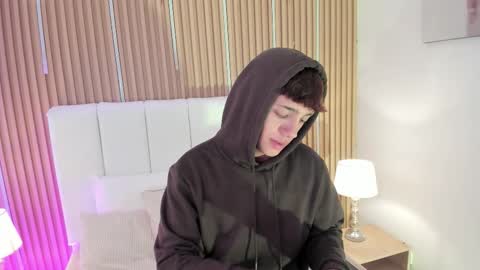 Timothy 21 years old online show from February 2026 08:51:01 PM