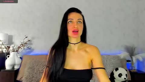 Tina online show from November 2025 11:21:01 AM