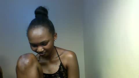 Snapshot of tina_merry chatting on November 2025 01:00:01 PM Tina online show from November 2025 01:00:01 PM