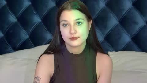 TinaBurton online show from November 2025 05:02:02 PM